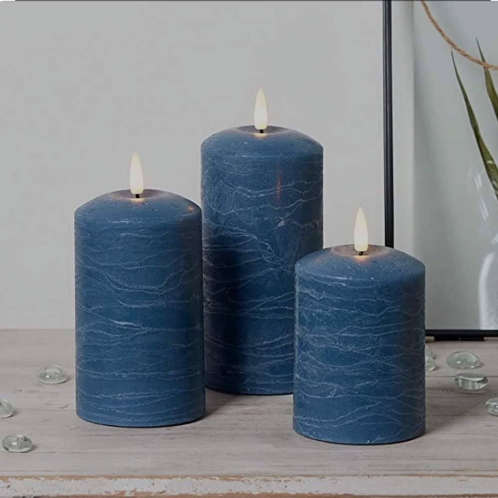 NEW FLAMELESS SET OF CANDLES IN NAVY